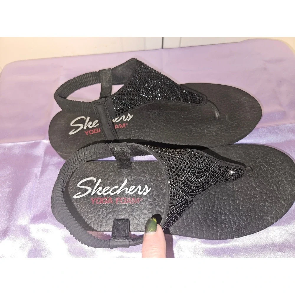 Skechers Yoga Foam Black Rhinestone Slingback Thong Sandals Womens sz 8